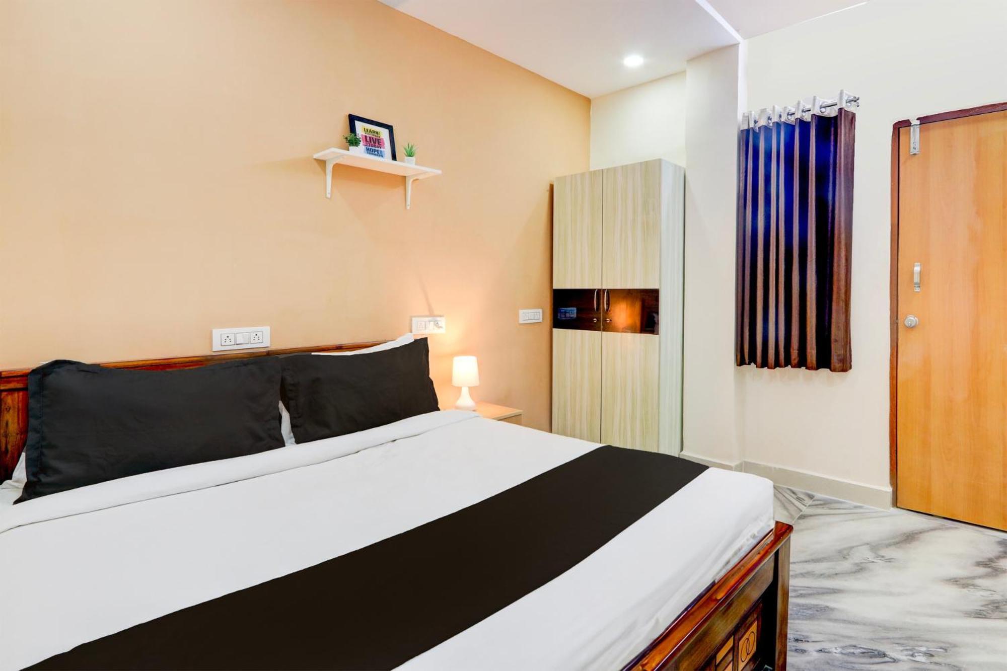 Hotel Collection O Sri Balaji Luxury Hyderabad